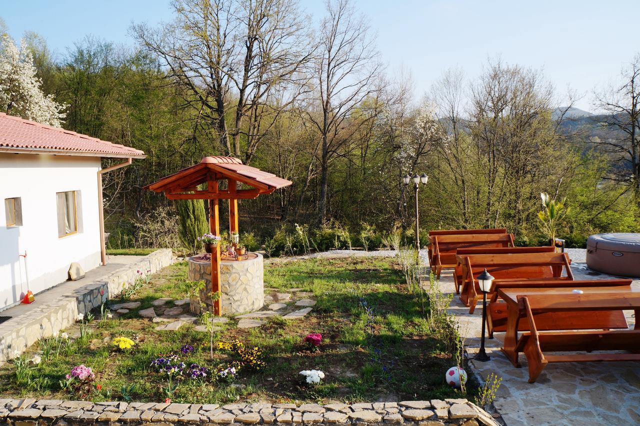 Family Complex Krisbo Hotel Donkovtsi Luaran gambar