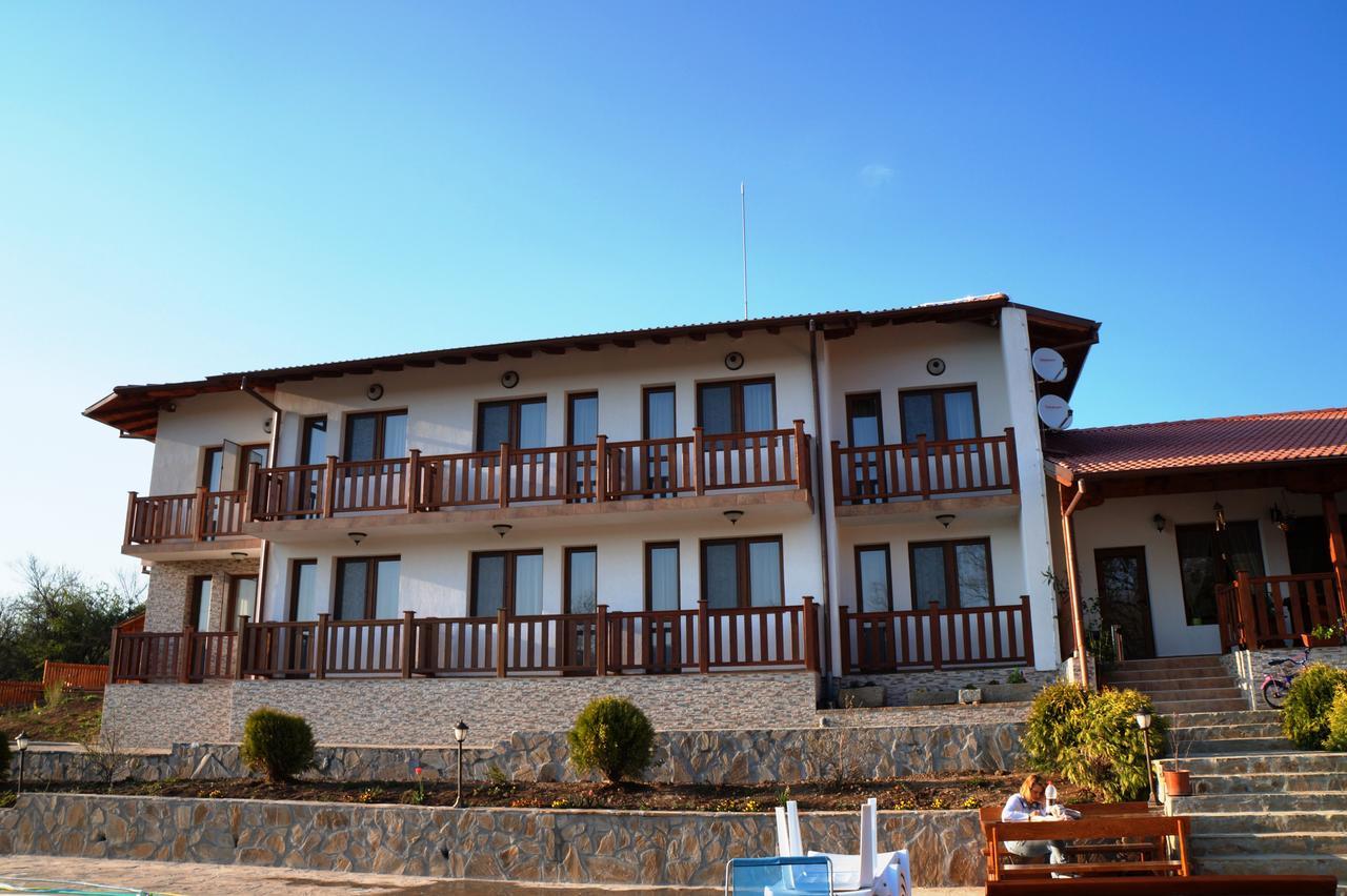 Family Complex Krisbo Hotel Donkovtsi Luaran gambar